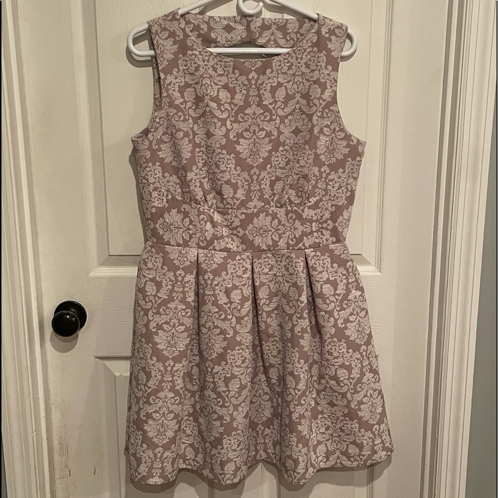 Size 16 Closet London Beige and White Dress
